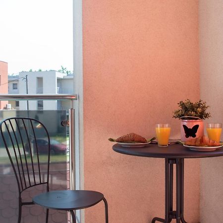 Sunny Home Near Bud With 2Br, Ac And Free Parking Vecsés Extérieur photo
