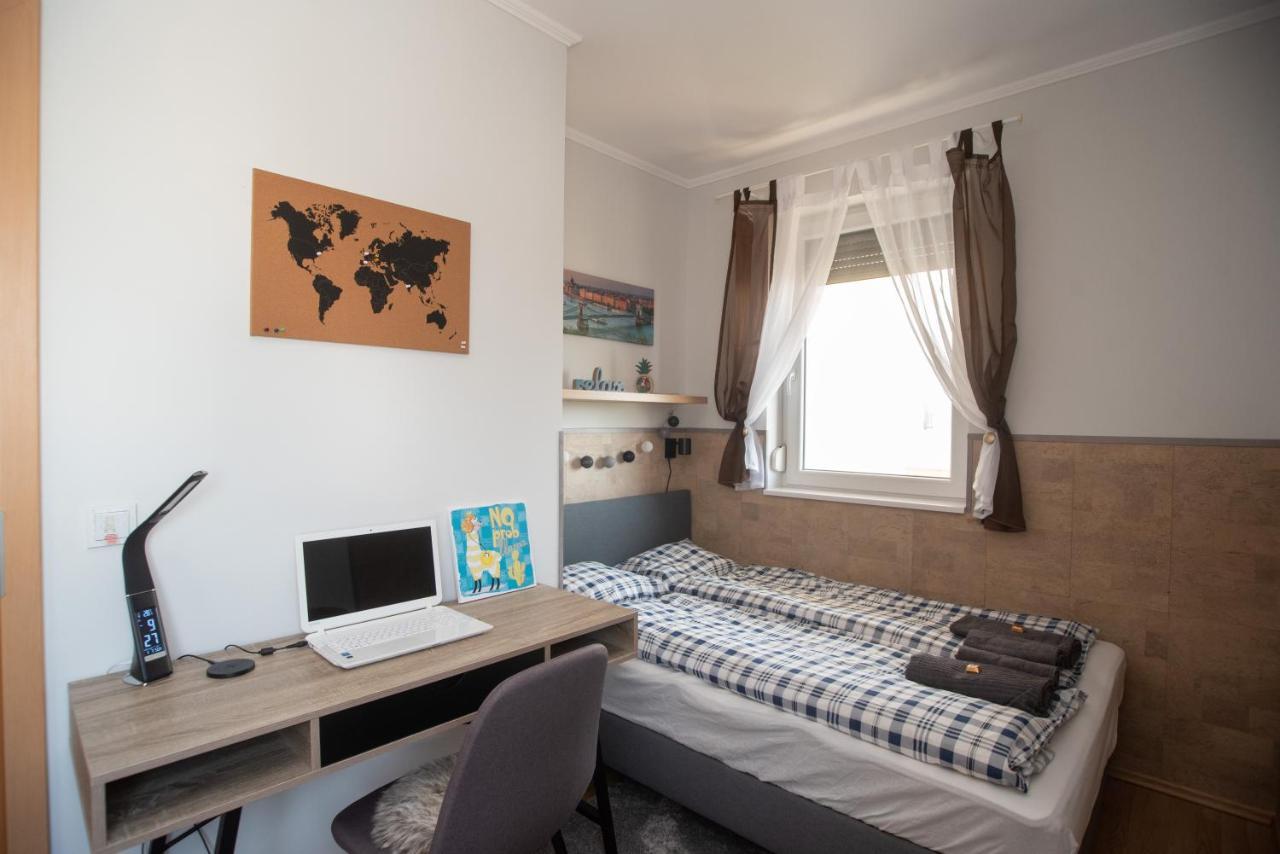 Sunny Home Near Bud With 2Br, Ac And Free Parking Vecsés Extérieur photo